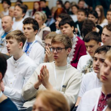 На Прикарпатті змагалися найрозумніші юні фізики зі всієї України