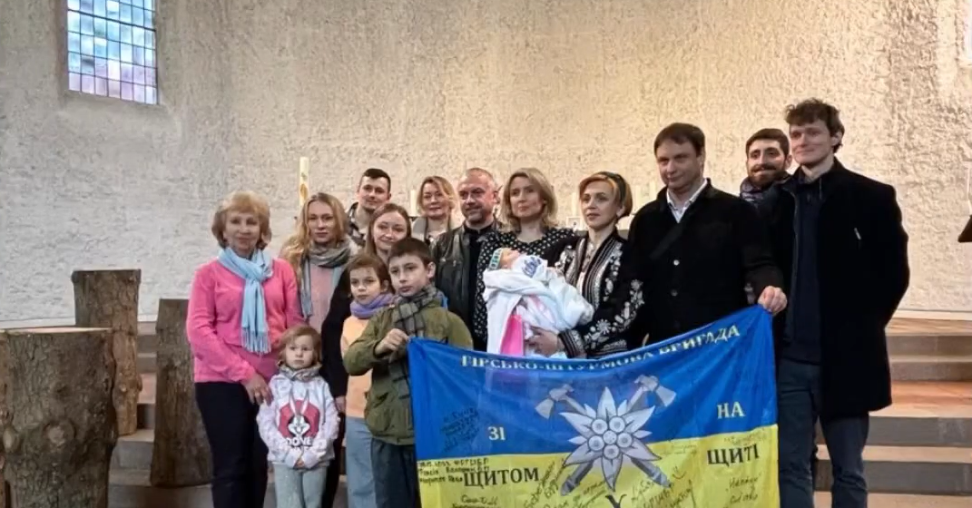Волонтерство з пелюшок: бійцям «десятки» передали FPV-дрон від півторамісячної Даринки