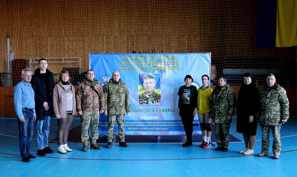 Сьогодні у Калуші стартувала Юнацька ліга з волейболу пам’яті загиблого Захисника Любомира Фединяка Сьогодні у Калуші стартувала Юнацька ліга з волейболу пам’яті загиблого Захисника Любомира Фединяка
