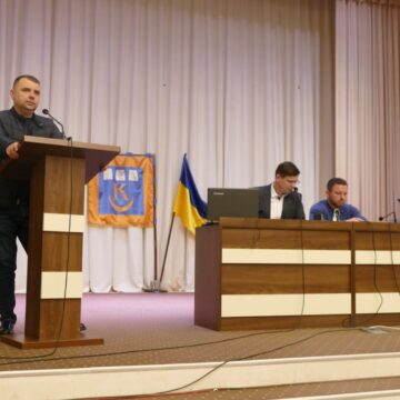 Допомога ЗСУ, звіти комунальних підприємств і дороги у кредит — основне на 63-й сесії Калуської міської ради