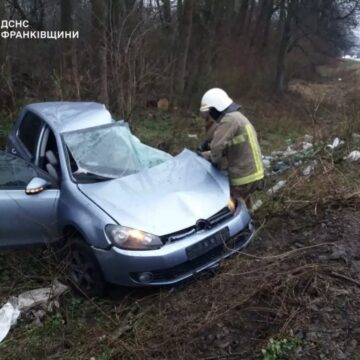 Рятувальники ліквідували наслідки ДТП у Калуші (ФОТОФАКТ)