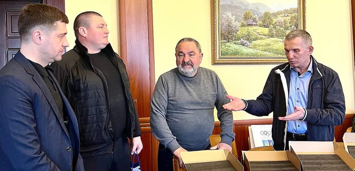 Прикарпатським поліцейським-спецпризначенням передали БПЛА