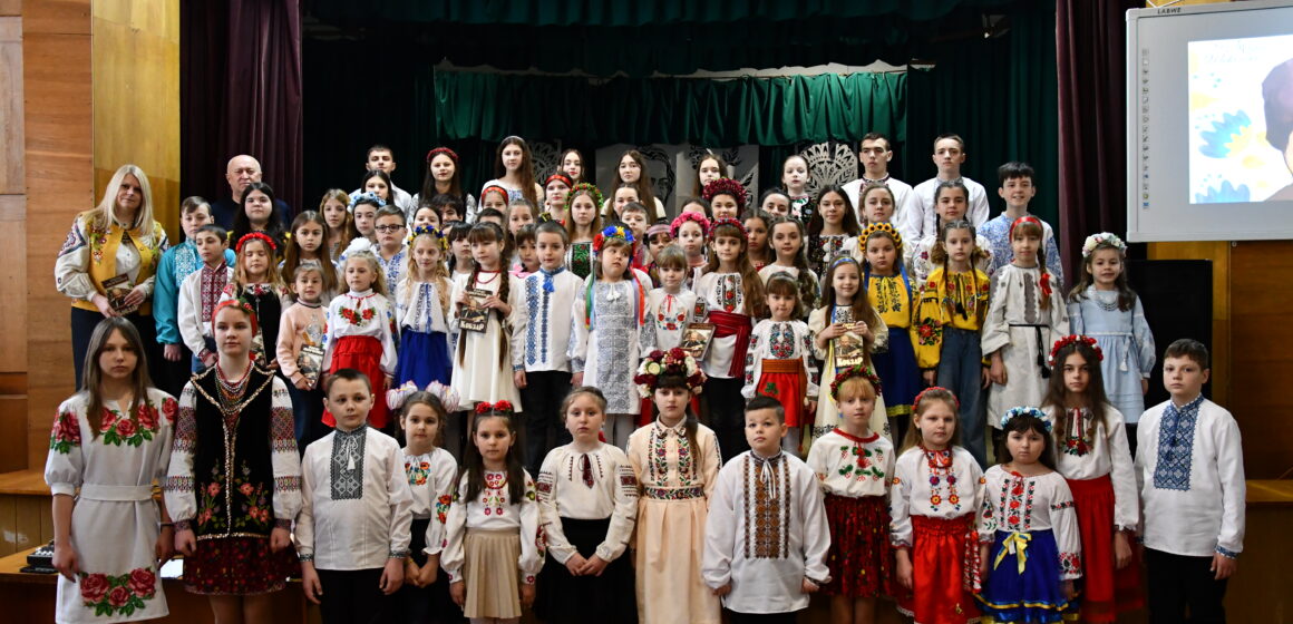 Майже пів сотні творчих рогатинців стали призерами конкурсу «Слово вічне – слово невмируще»