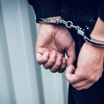 На Прикарпатті арештували підозрюваного у збуті наркотичного засобу На Прикарпатті арештували підозрюваного у збуті наркотичного засобу
