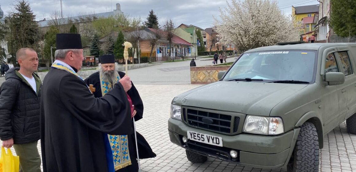 З Городенківської громади передали на фронт 10 FPV-дронів та позашляховик (ФОТО)