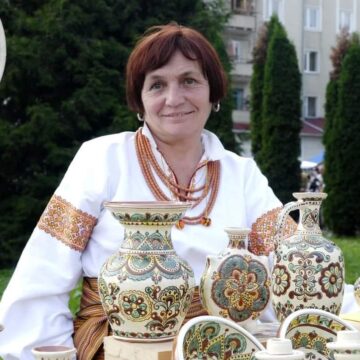 Померла майстриня художньої кераміки з Косова Оксана Кабин