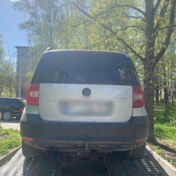 У Франківську патрульні зупинили нетверезого водія, який позбавлений права керування та мав при собі наркотики
