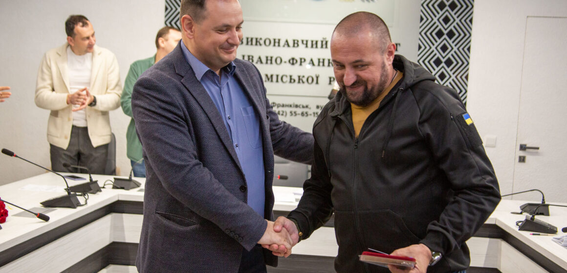 Директора КП “Муніципальна інспекція “Добродій” Михайла Шутака нагороджено медаллю “За оборону Києва та Київської області”