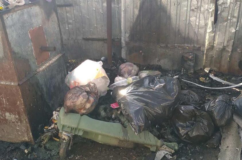 У Болехові почастішали випадки вандалізму: цього разу хулігани спалили сміттєвий контейнер (ФОТОФАКТ)