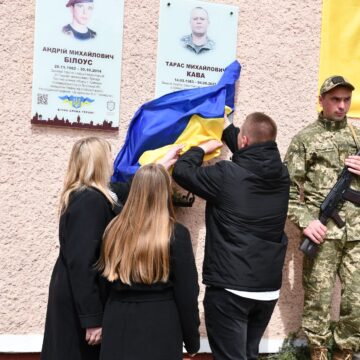 У Рогатинській громаді відкрили пам’ятні знаки на честь Андрія Білоуса й Тараса Кави