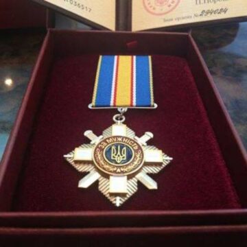 Президент посмертно нагородив бойового медика Михайла Лазорика з Косівщини орденом “За мужність” III ступеня Президент посмертно нагородив бойового медика Михайла Лазорика з Косівщини орденом “За мужність” III ступеня