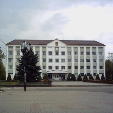 Антимонопольний комітет рекомендував Долинській міськраді припинити порушення закону щодо МАФів