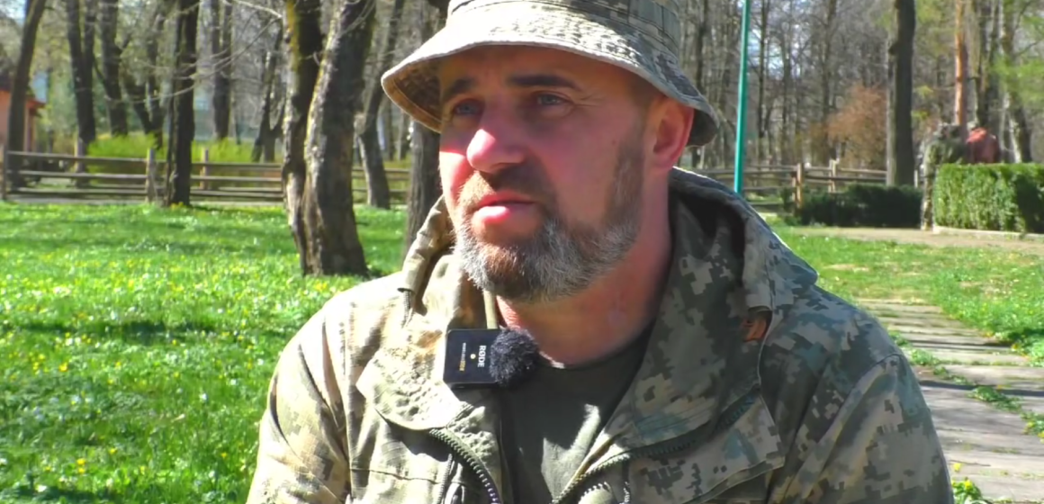 “Хлопцям, які залишились там, треба відпочити”, – Руслан М. після півтора року на фронті продовжив службу в ТЦК Прикарпаття “Хлопцям, які залишились там, треба відпочити”, – Руслан М. після півтора року на фронті продовжив службу в ТЦК Прикарпаття