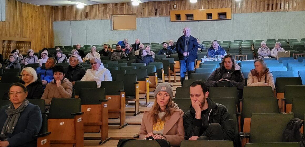 З мешканцями Бурштина обговорили варіанти альтернативних джерел опалення