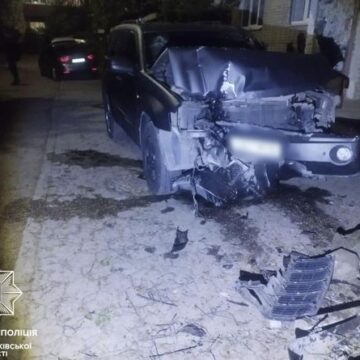 Три адмінматеріали склали патрульні на, ймовірно, нетверезого водія, який спричинив ДТП на вул. Вовчинецькій