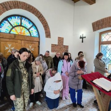 Для працівників та пацієнтів Івано-Франківської ЦМКЛ провели духовну віднову