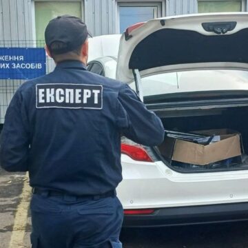 На Прикарпатті викрито на корупції співробітницю експертного центру МВС