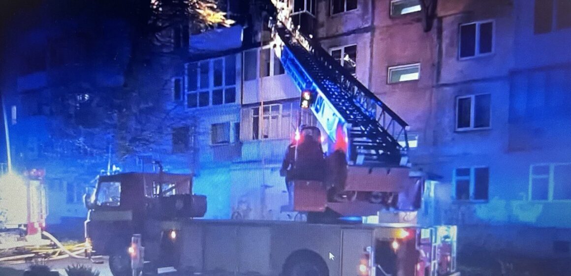 У Калуші під час пожежі в квартирі загинув чоловік, жінку вдалось врятувати (ФОТО)