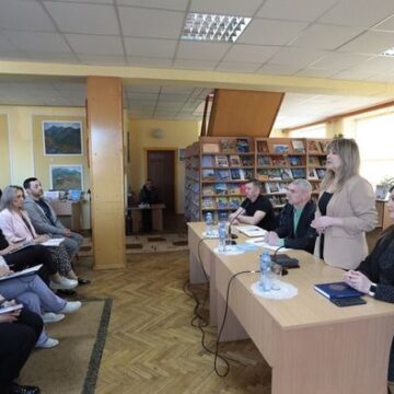 У Рожнятівській ТГ відбулася зустріч робочої групи ОВА із сім’ями загиблих захисників та захисниць України