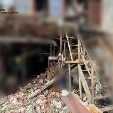 У Ямниці рятувальники вивільнили тіло чоловіка з-під металевих конструкцій