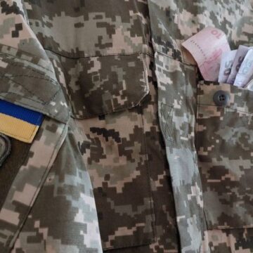Майора з Прикарпаття судили за безпідставне виключення 33 чоловіків з військового обліку