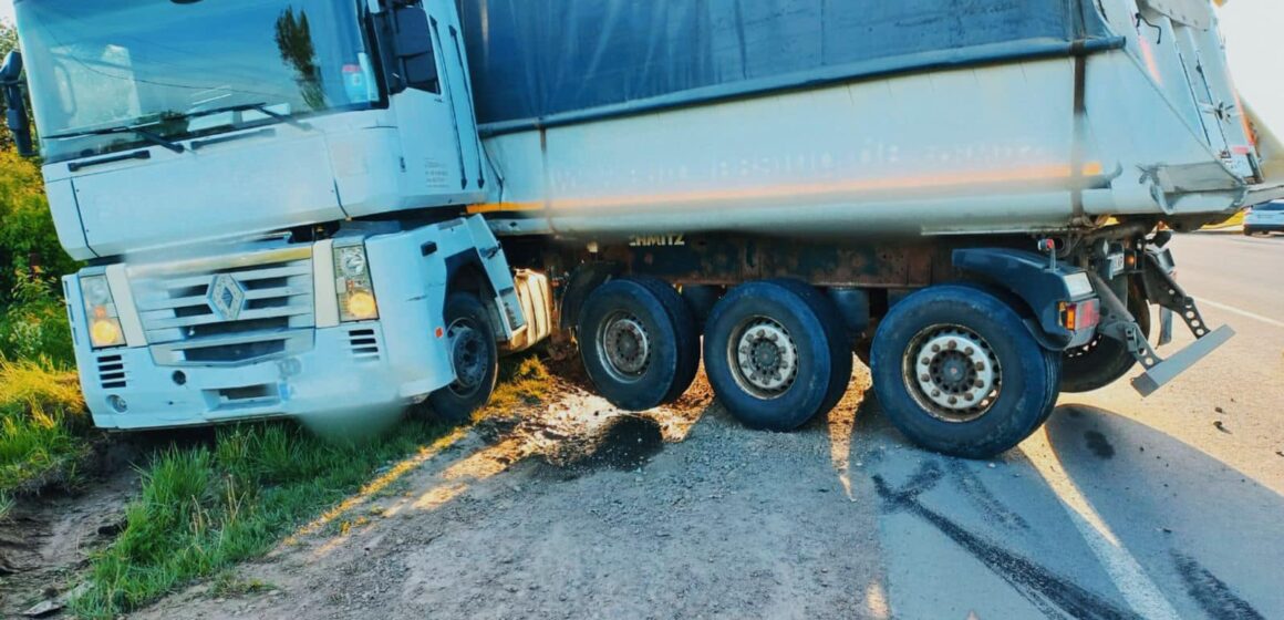 У Калуші вантажівка наїхала на жінку-пішохода: від отриманих травм потерпіла померла у лікарні У Калуші вантажівка наїхала на жінку-пішохода: від отриманих травм потерпіла померла у лікарні