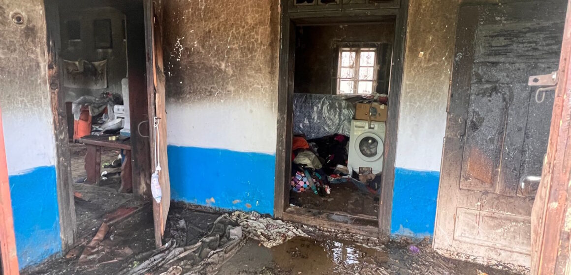На пожежі будинку в Рогатинській громаді врятовано дворічну дитину (ФОТО)
