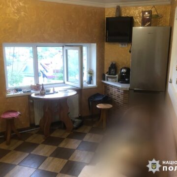 В Івано-Франківську застілля закінчилось жорстоким вбивством: поліція затримала підозрюваного (ФОТО)