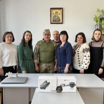 Із Дзвиняцької громади полетіли на фронт дві великодні «ластівки» (ФОТОФАКТ)