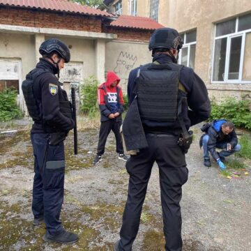 У Калуші молодик проник у приміщення колишнього дитячого садочка: його затримали поліцейські охорони (ФОТО)