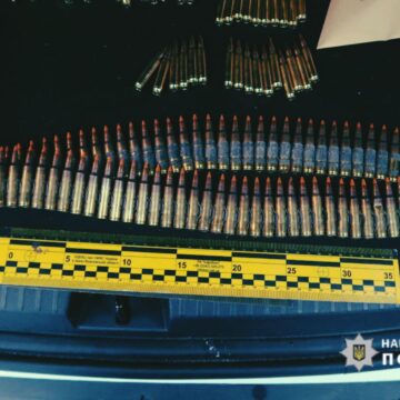 Перевозив зброю та боєприпаси: поліцейські Прикарпаття розпочали кримінальне провадження