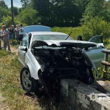 В ДТП на Прикарпатті травмувались двоє дорослих та дитина В ДТП на Прикарпатті травмувались двоє дорослих та дитина