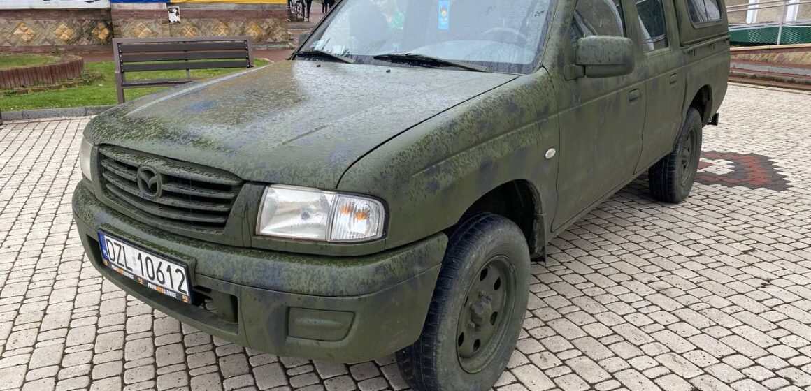 Освітяни Городенківської громади придбали для захисників автомобіль (ФОТО)