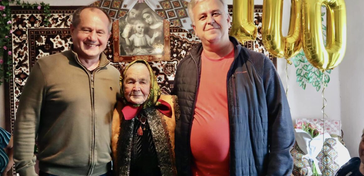 Мешканка Коломийщини Параска Магас відзначила 100-літній ювілей (ФОТО)