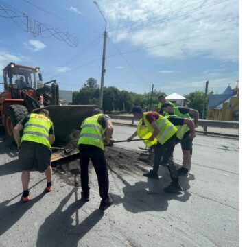 На Коломийщині та в Бурштині почали ремонтувати дороги
