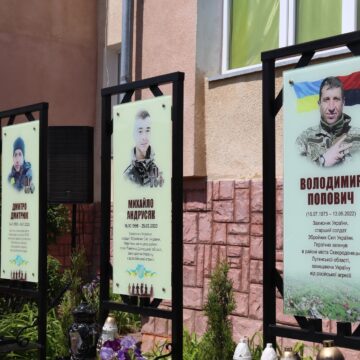 У селі Бабче відкрили меморіальні банери трьом полеглим героям-землякам (ФОТО)