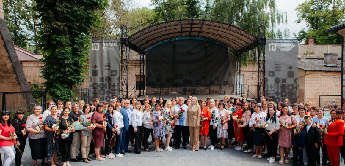 Почесне звання «Мати-героїня» присвоєно понад 100 багатодітним матерям з Прикарпаття