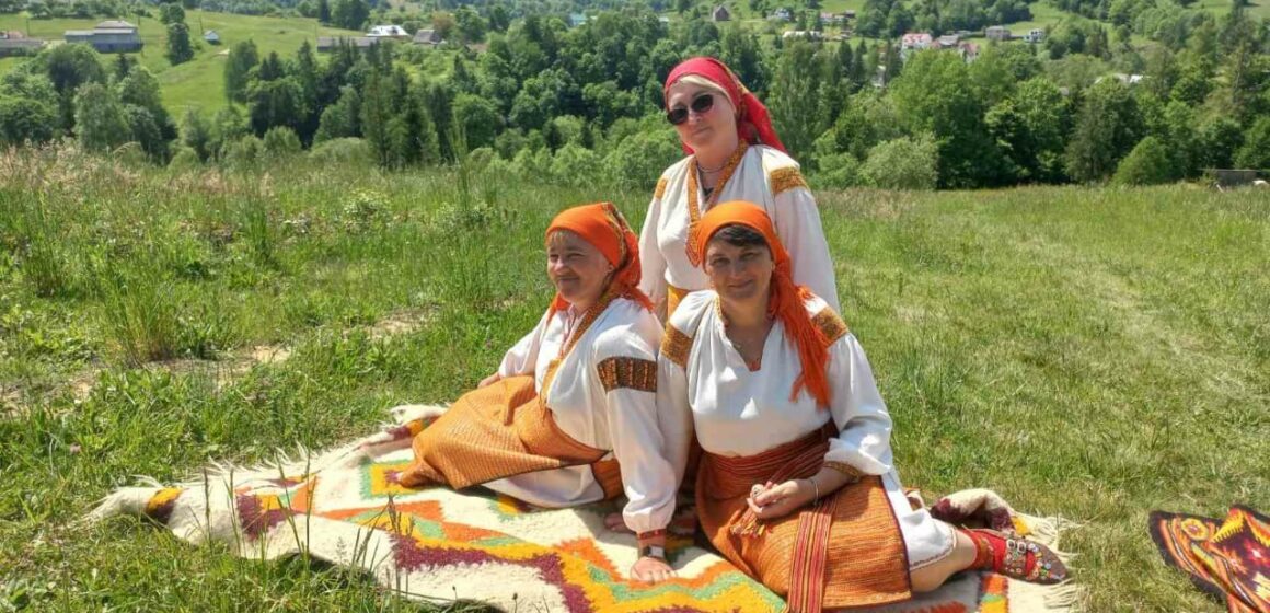 Для родин полеглих захисників провели другу в цьому сезоні екскурсійну мандрівку «Бричка-тур у Космач» Для родин полеглих захисників провели другу в цьому сезоні екскурсійну мандрівку «Бричка-тур у Космач»