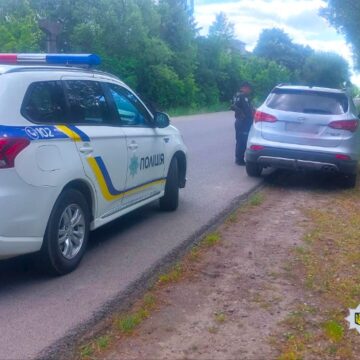 Намагались дати хабара: у Калуші поліцейські викрили двох нетверезих водіїв (ФОТО)