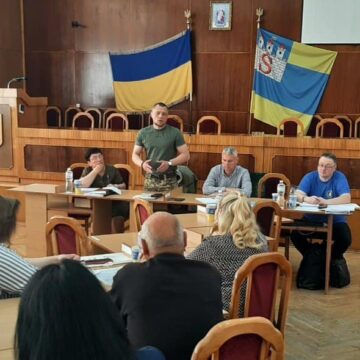 Мобільна група ОДА провела зустріч із родинами загиблих військовослужбовців Снятинської та Заболотівської громад (ФОТО)