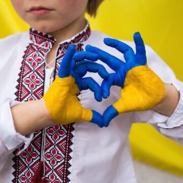 Генетичний код і оберіг: 10 цікавих фактів про українську вишиванку