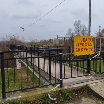 Роботи на пішохідному мосту на Пасічній майже завершені Роботи на пішохідному мосту на Пасічній майже завершені