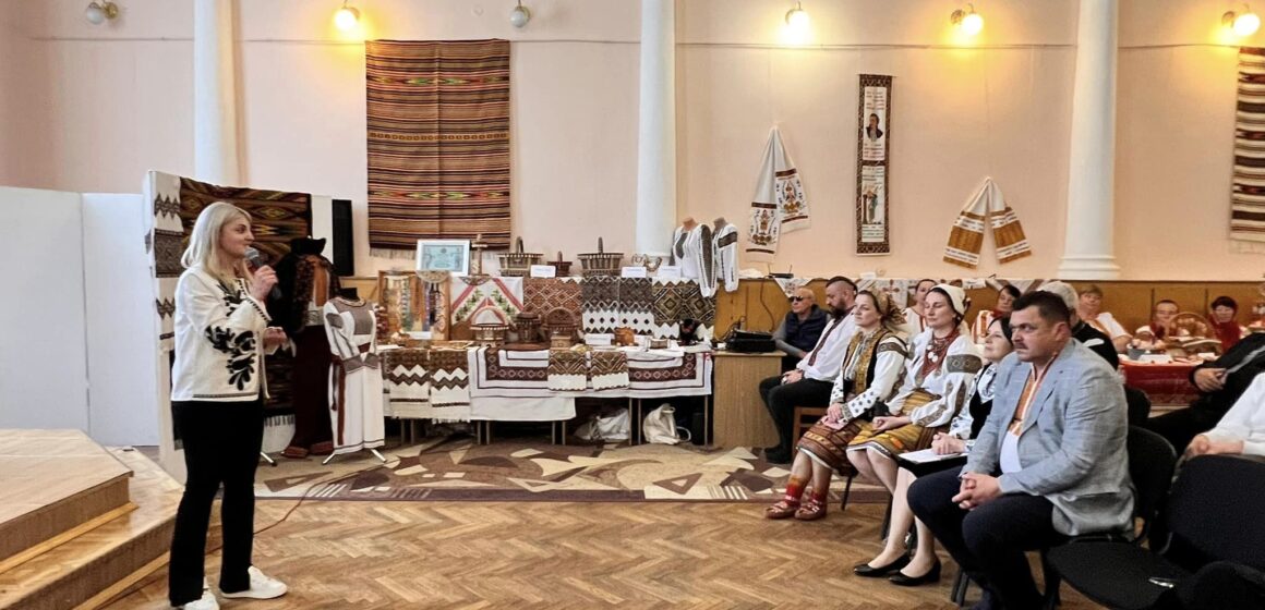 Велика космацька фольклорна світлиця відбулася у Івано-Франківську