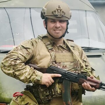 Воїн із позивним Чикаго: із загиблим героєм прощалися на двох континентах Воїн із позивним Чикаго: із загиблим героєм прощалися на двох континентах