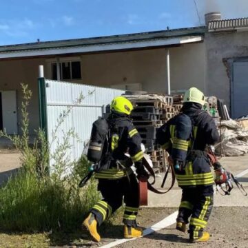 В Івано-Франківську горіло складське приміщення