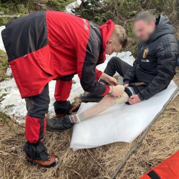 Під час спуску з Говерли травмувався турист Під час спуску з Говерли травмувався турист