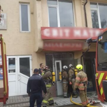 У Городенці в приміщенні магазину трапилась пожежа (ФОТОФАКТ)