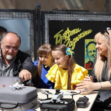 Школярів з Івано-Франківська запрошують у літню STEM–школу Школярів з Івано-Франківська запрошують у літню STEM–школу