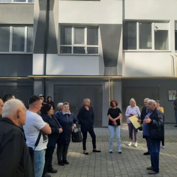 «Будинок ваш, а земля під ним наша»