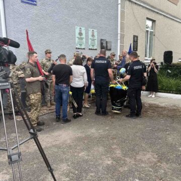На Рогатинщині відкрили пам’ятну дошку Роману Споловичу, якого Президент посмертно нагородив орденом “За мужність” III ступеня